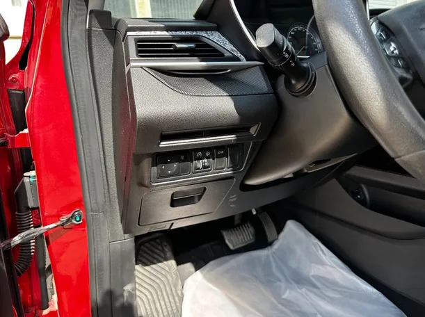 Car image 25