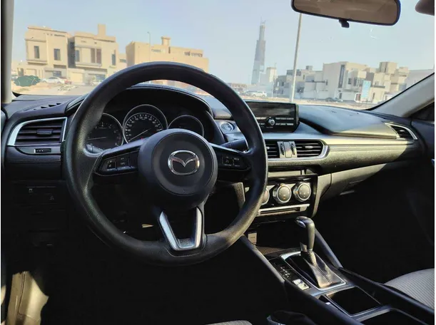 Car image 30