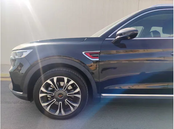 Car image 8