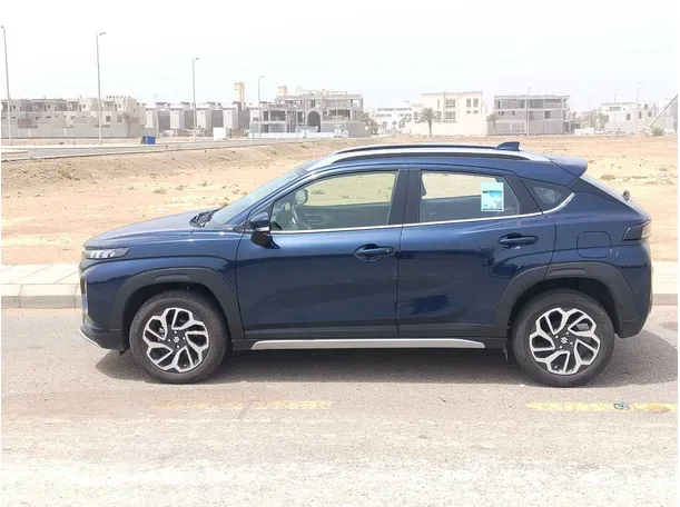 Car image 8