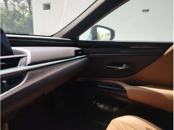 Car image 41
