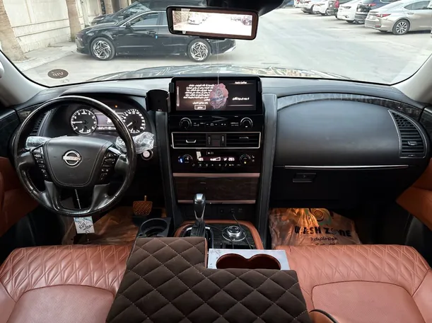 Car image 19