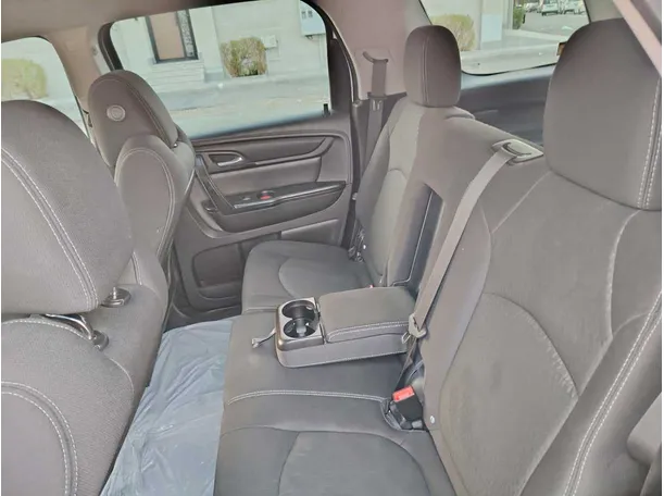 Car image 17