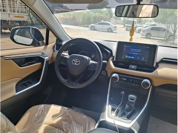 Car image 18