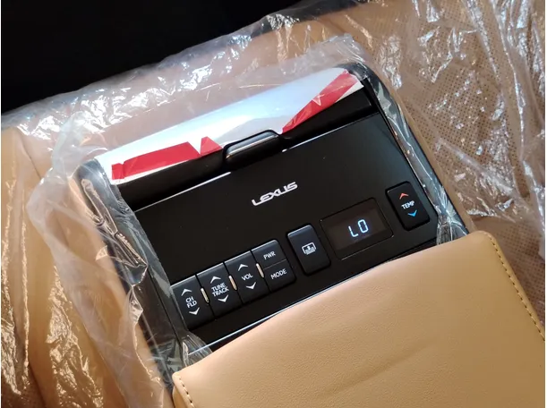 Car image 33