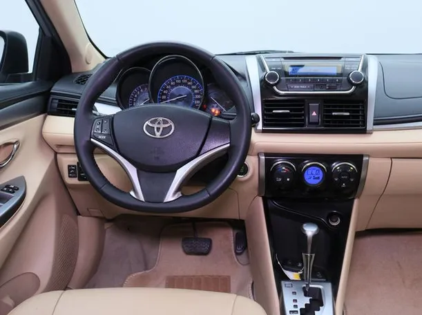 Car image 15
