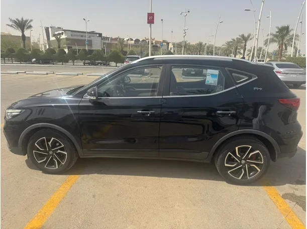 Car image 8
