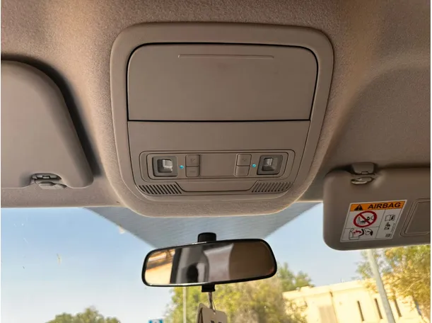 Car image 24