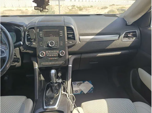 Car image 16