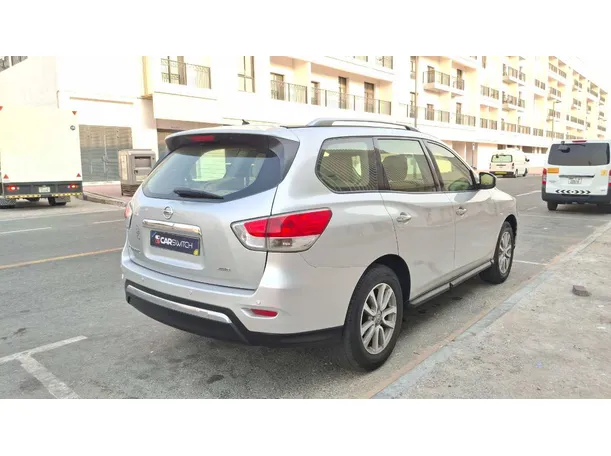 Car image 5