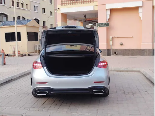 Car image 24