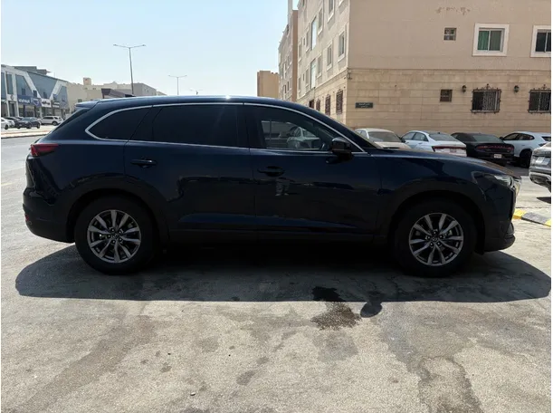 Car image 4