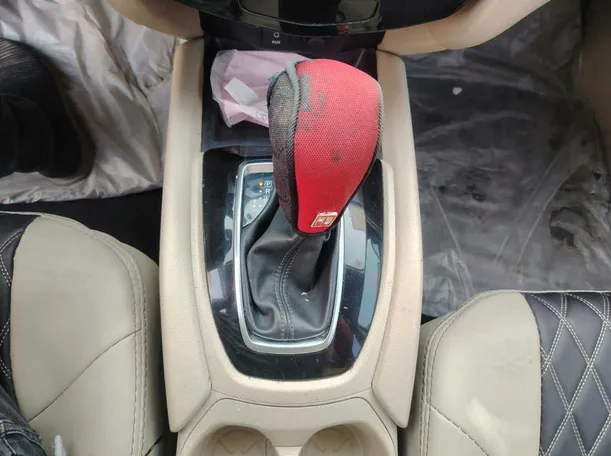 Car image 23