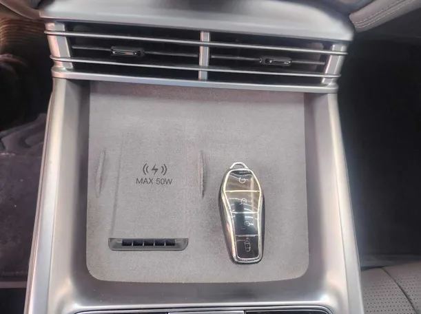 Car image 33