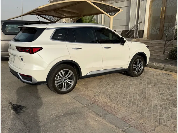 Car image 13