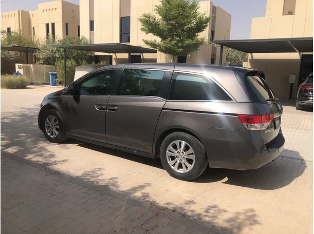 Car image 8