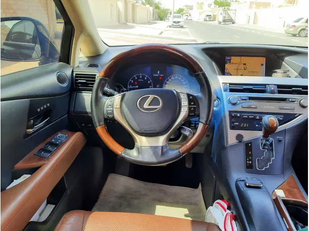 Car image 17