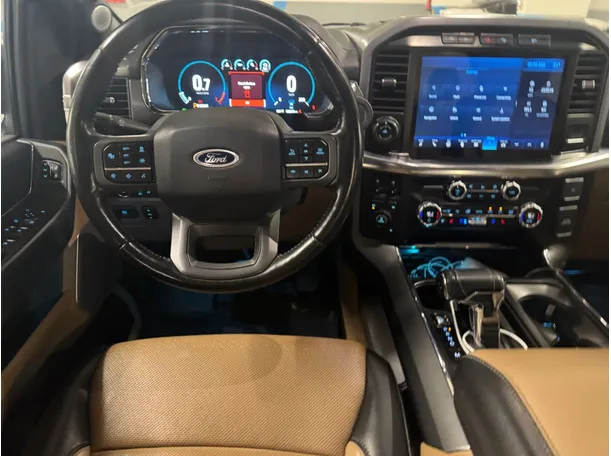 Car image 18