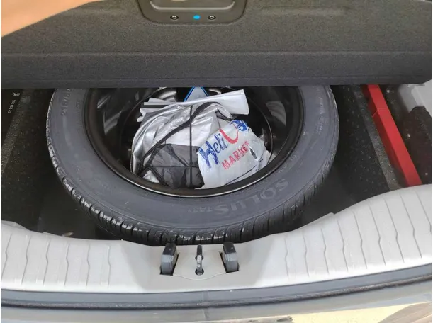 Car image 39