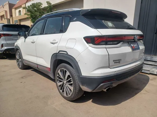 Car image 7