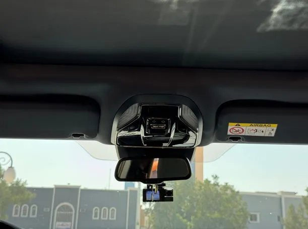 Car image 23