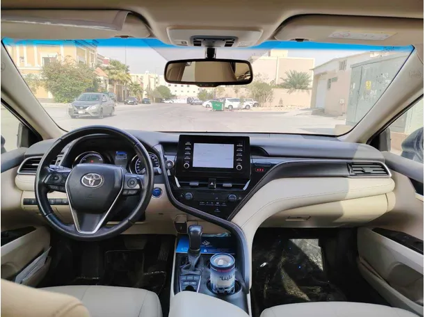 Car image 17