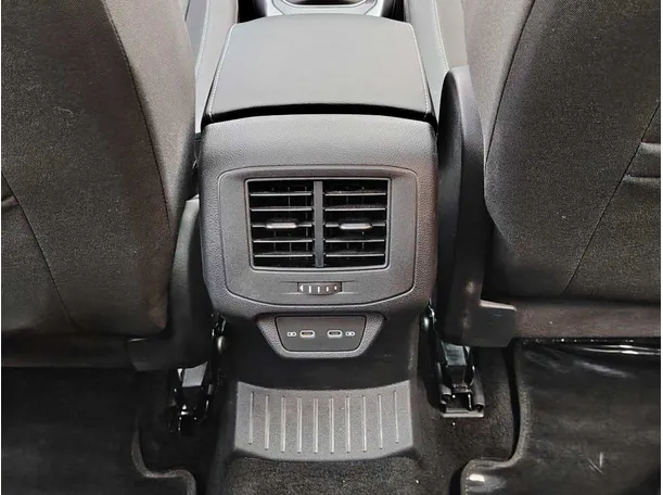 Car image 35