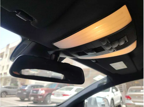 Car image 29