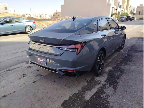 Car image 5