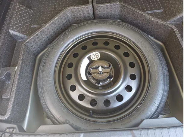 Car image 20