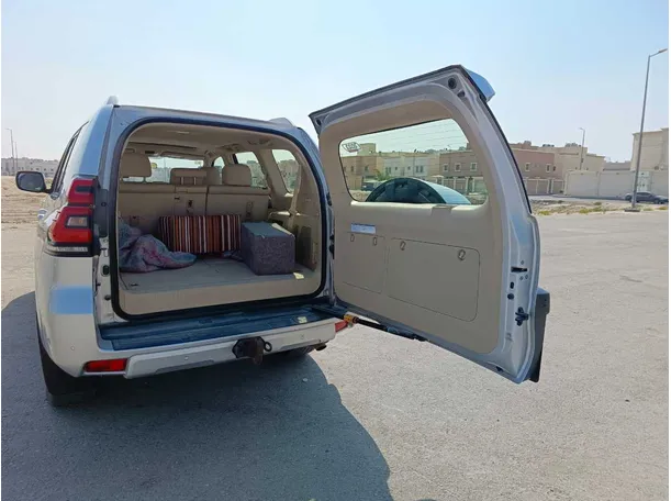 Car image 26
