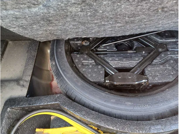 Car image 21