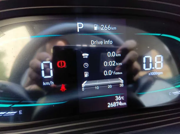 Car image 24