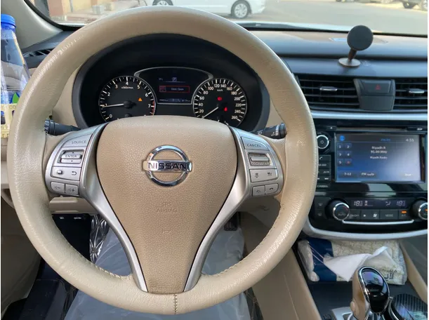Car image 16