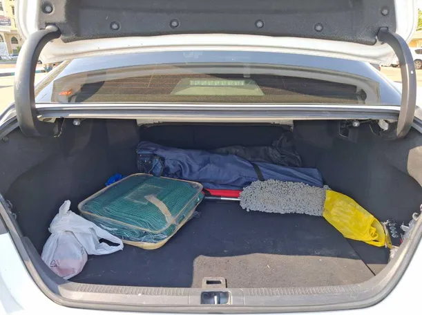 Car image 20