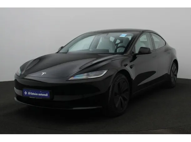 2024 تسلا موديل 3 في الإمارات