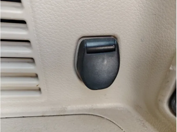 Car image 29