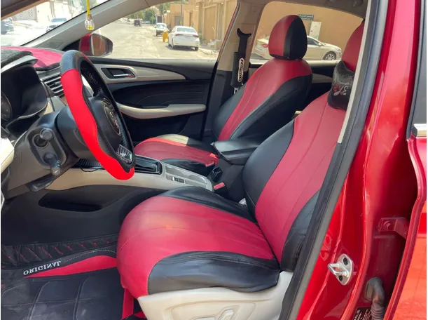 Car image 13