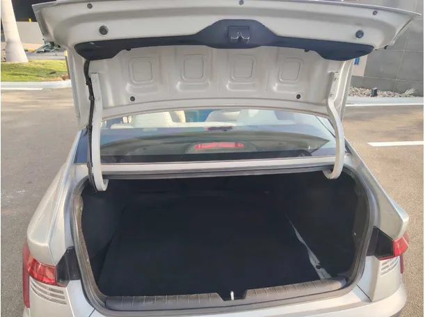 Car image 23