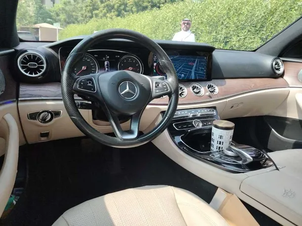 Car image 27