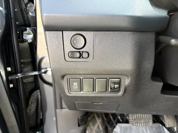 Car image 27