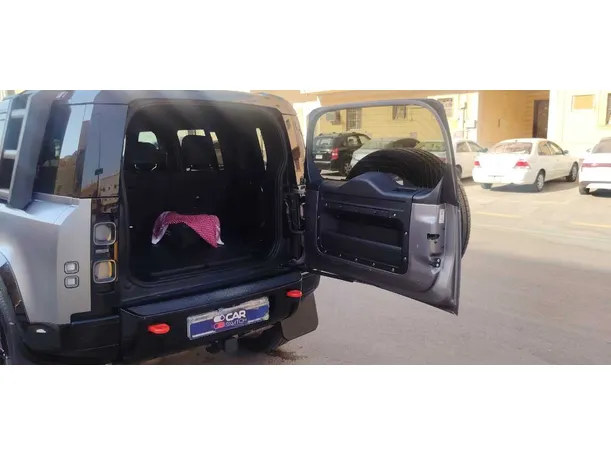 Car image 20