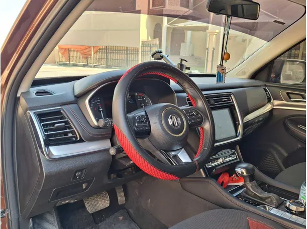 Car image 11