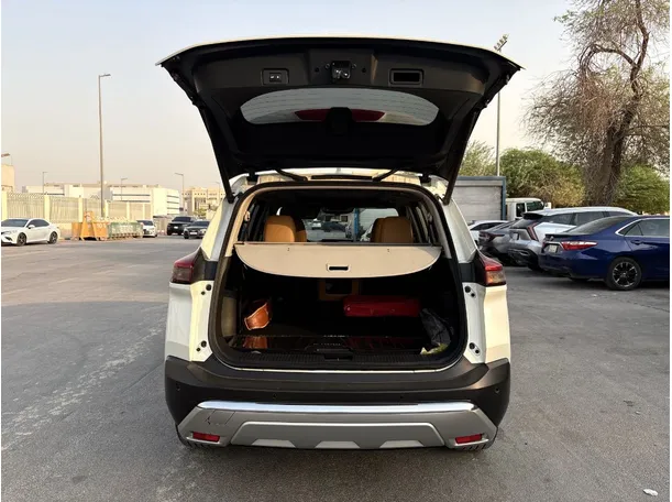 Car image 25