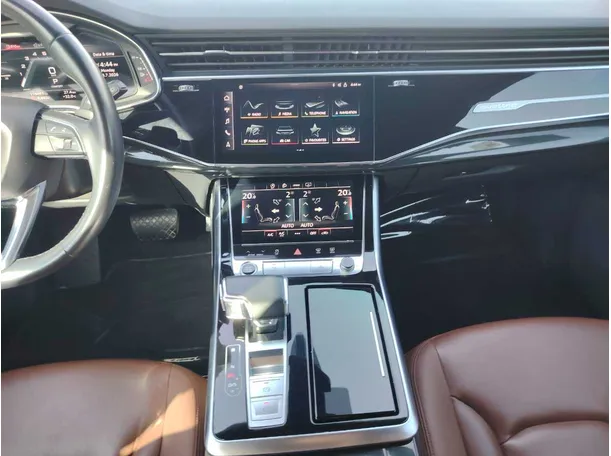 Car image 18