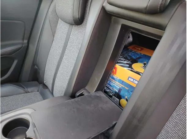 Car image 39