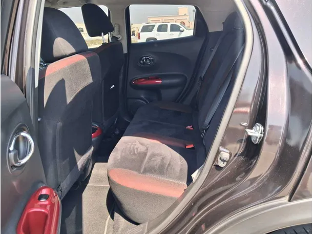 Car image 13