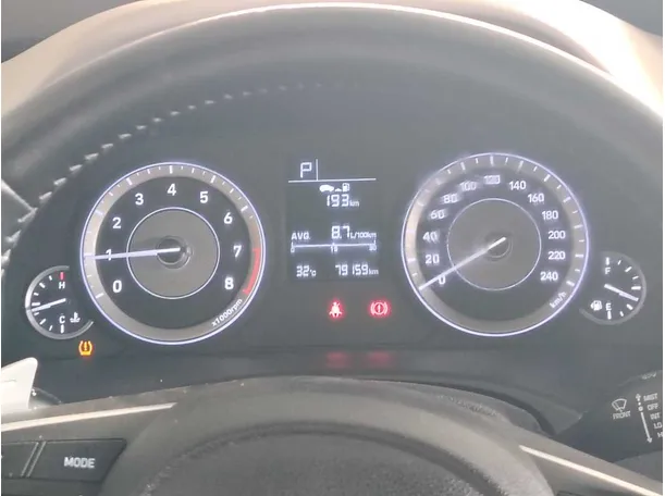 Car image 27