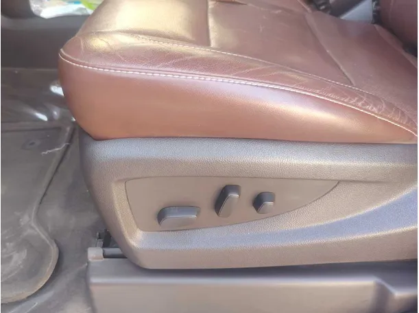 Car image 26