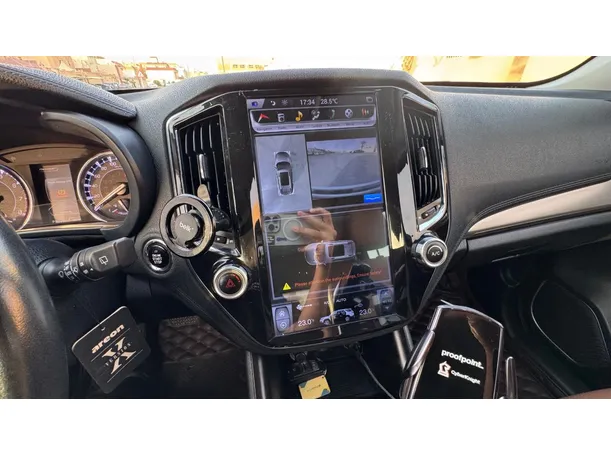 Car image 17